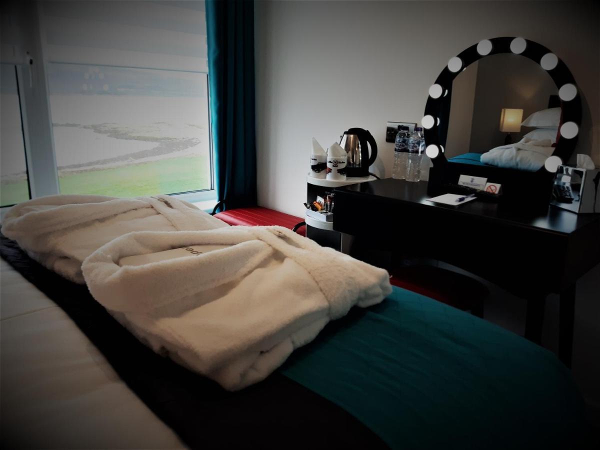 Cadillac Kustomz Hotel - Breakfast Available Rothesay Exteriör bild