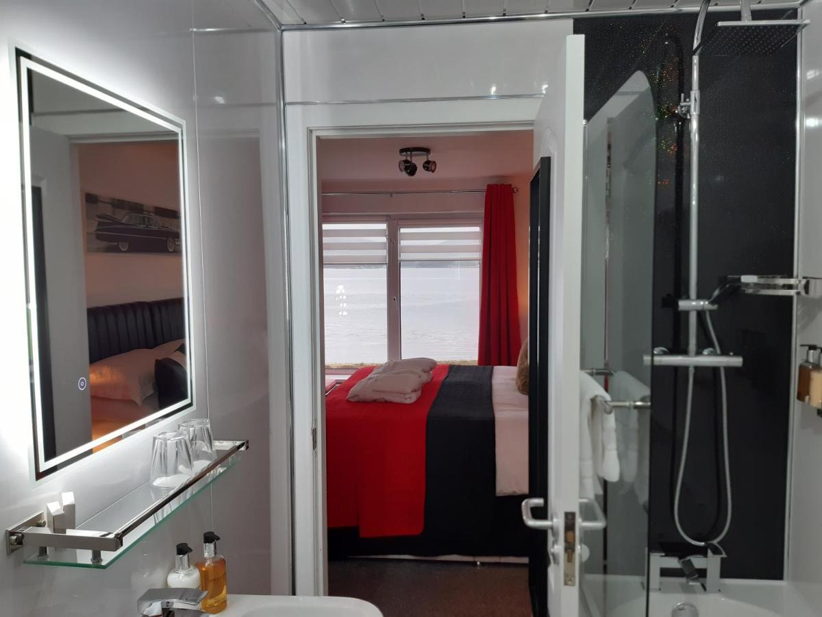 Cadillac Kustomz Hotel - Breakfast Available Rothesay Exteriör bild